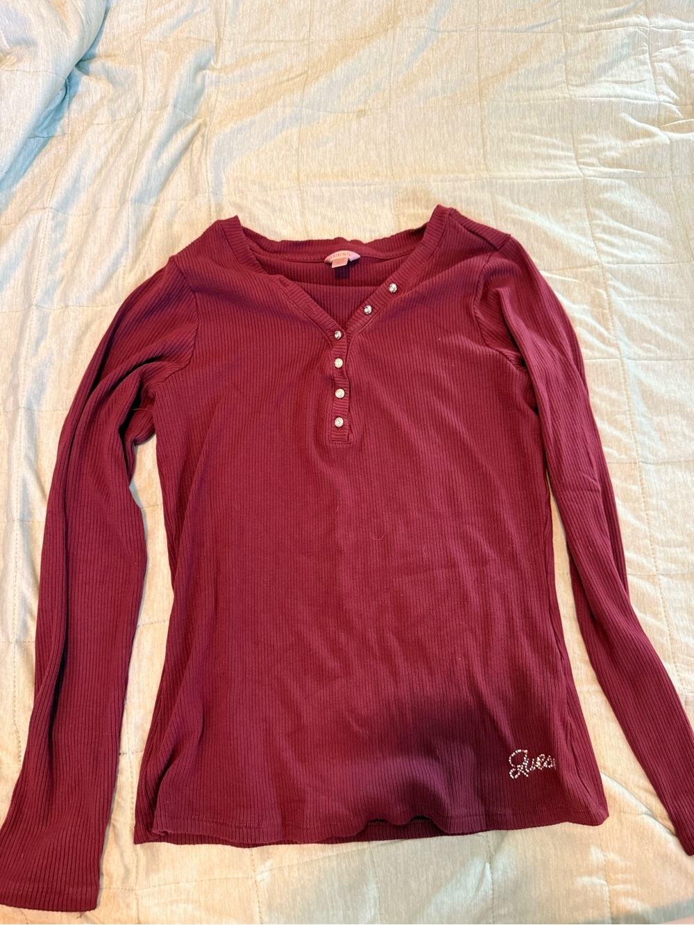 Guess Women's Long-Sleeve Ribbed Henley Top — Burgundy